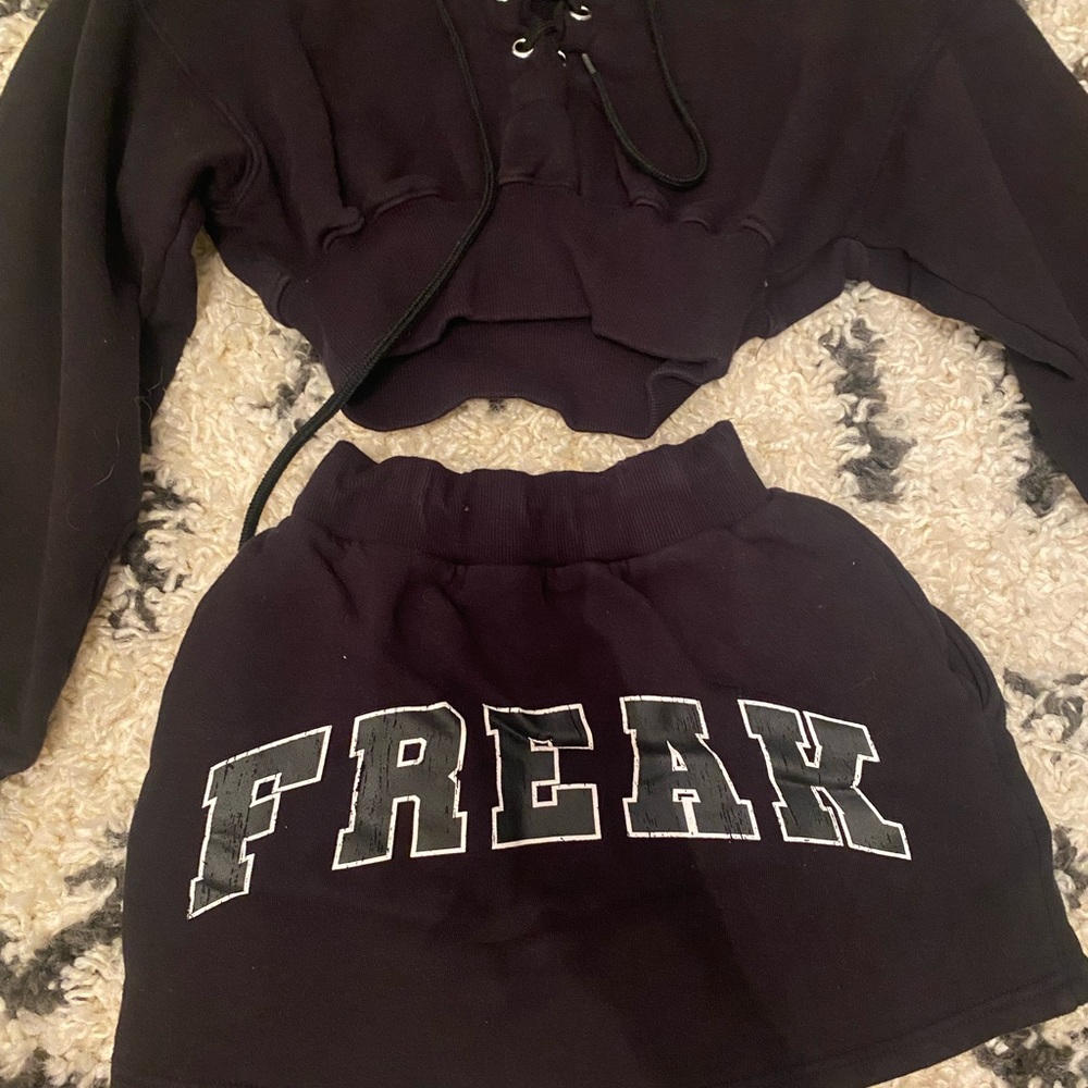Dolls kill “freak” skirt set